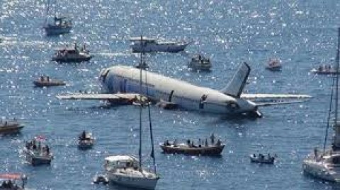 ببينيد/غرق شدن یک هواپیما ایرباس در ترکیه برای گردشگران