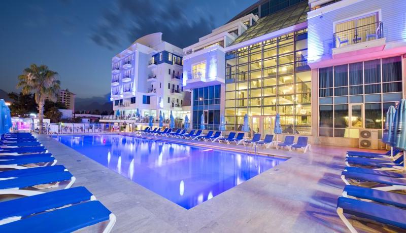 بهترین هتل های آنتالیا؛ از دلفین ایمپریال لارا تا پورتو بلو