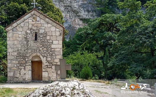 کلیسای صخره‌ای کاتسخی؛ مکانی شگفت‌انگیز در گرجستان