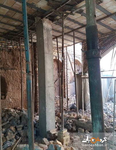 پلمب بنای ۴۰۰ ساله خانه امامی میبد که با بتون مرمت شد!