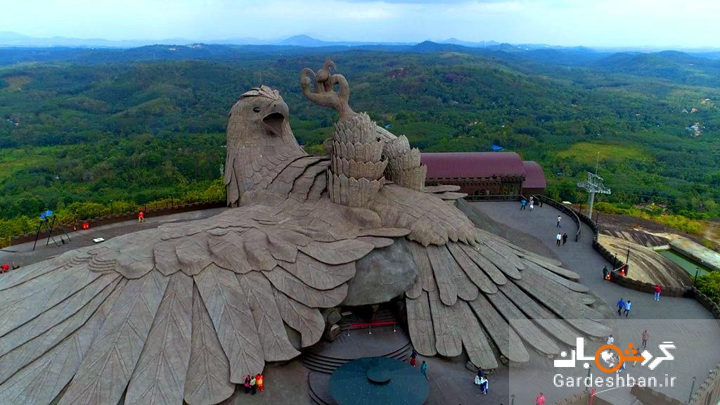 بزرگ‌ترین مجسمه پرنده جهان/ پارک گردشگری در ارتفاع ۳۵۰ متری در کولام هند + تصاویر
