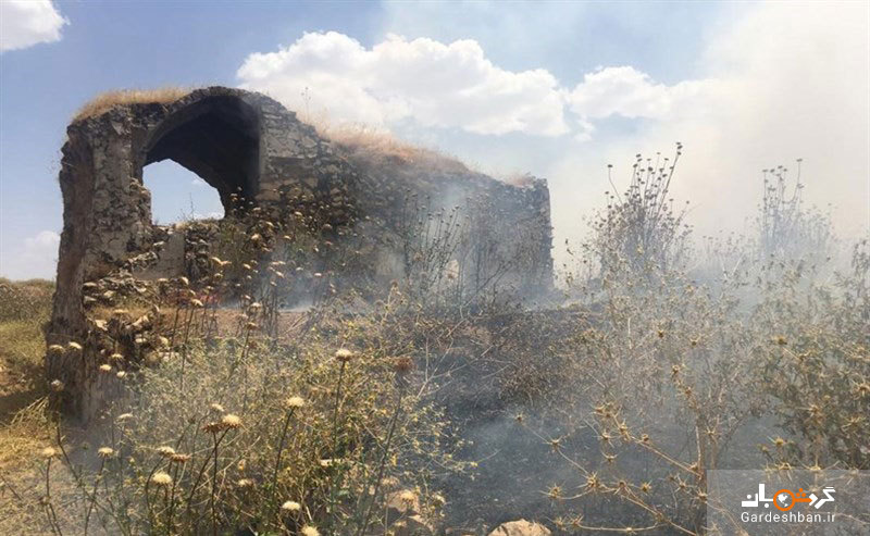 شعله‌های آتش در شهر تاریخی بلاد شاپور/ میراث فرهنگی: آتش سوزی عمدی است! + تصاویر