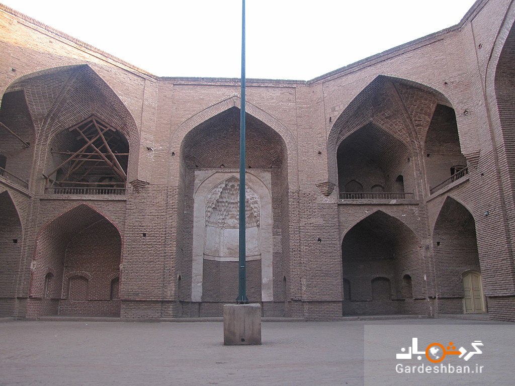 اتفاقی عجیب در بزرگ‌ترین مسجد روباز ایران!