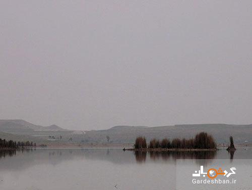 دریاچه ارژن در مجاورت جاده اصلی شیراز به بوشهر/تصاویر