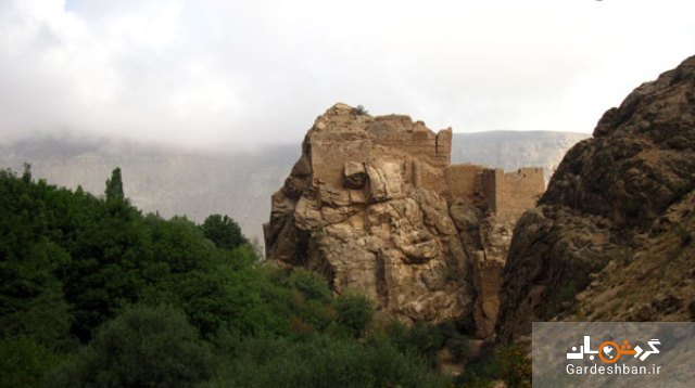 قلعه خوش آب و هوای شاهاندشت یا ملکه قلاع در ۹۶ کیلومتری جاده هراز