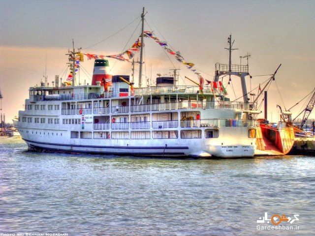 کشتی مسافری ـ تفریحی میرزا کوچک‌ خان در دریای خزر