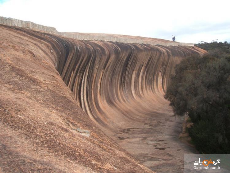 صخره‌ شگفت‌انگیز ویو راک (Wave Rock) به شکل امواج خروشان/عکس