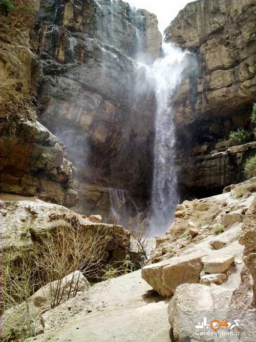 سفر به دره‌گاهان؛ آبشاری زیبا در دل کویر/عکس