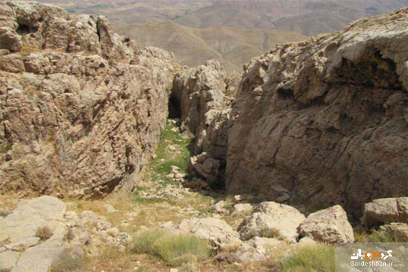 غار آقداش در شهرستان ساوه/عکس