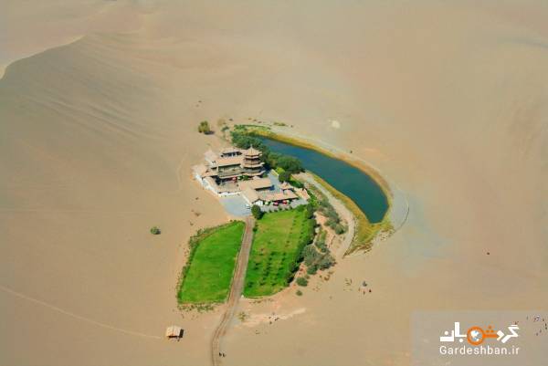 دریاچه ای پنهان وسط صحرای چین!+عکس