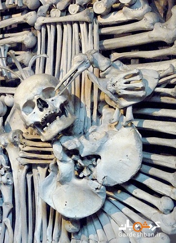 کلیسایی که با ۴ هزار جمجمه و استخوان اسکلت انسان تزیین شده است + تصاویر