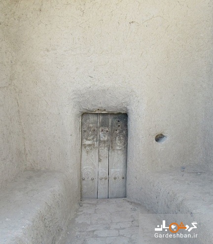 آرامگاه حاجی بابا از جاذبه های دیدنی سراوان/عکس