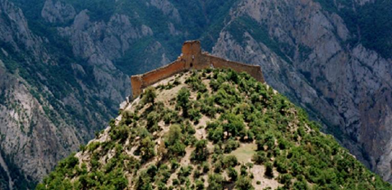 «کَنگِلو» قلعه‌ای باستانی در ارتفاع 1810 متری در سوادکوه