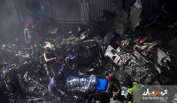 تصاویری از سقوط هواپیمای مسافربری در کراچی پاکستان