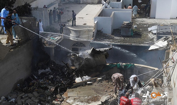 تصاویری از سقوط هواپیمای مسافربری در کراچی پاکستان