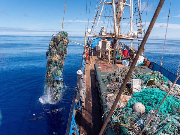 جمع آوری ۱۰۳ تن پلاستیک با انجام بزرگترین عملیات پاک سازی در اقیانوس آرام