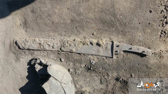 کشف ابزار باستانی عصر آهن در گورستان چندصدساله + تصاویر