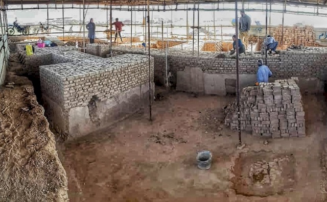 مرمت بناهای خشتی در محوطه تاریخی ریوی مانه و سملقان