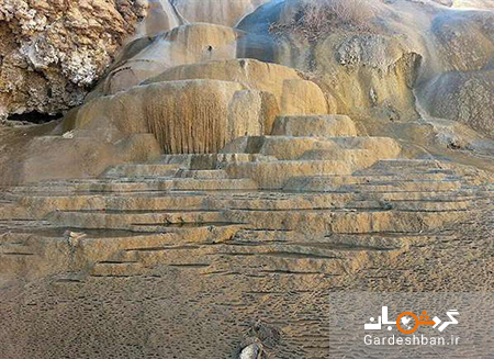 چشمه پلکانی نیوک؛از زیباترین پدیده‌های زمین‌شناسی در یزد/عکس