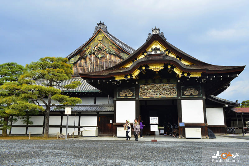 قلعه نیجو، یادمان امپراطوران ژاپن/عکس