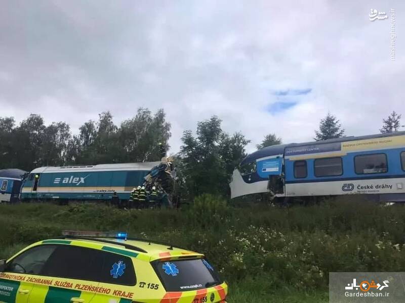 برخورد عجیب دو قطار مسافربری به یکدیگر در جمهوری چک/عکس