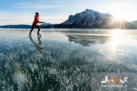 طبیعت شگفت انیگز دریاچه آبراهام و حباب های خیره کننده آن! +عکس