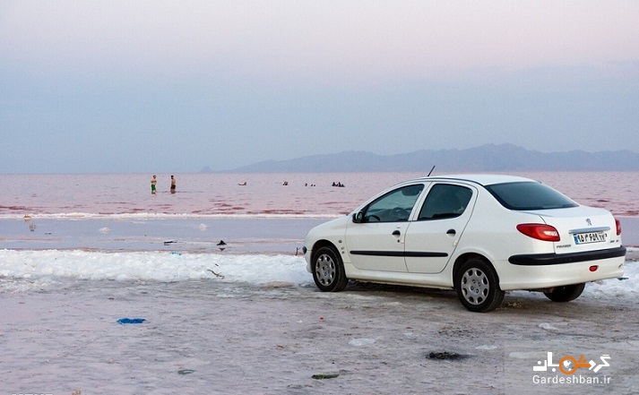 عکس/ گردشگران در دریاچه ارومیه