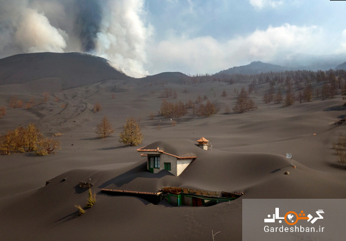 عکس/ دفن شدن یک خانه زیر غبارهای آتشفشانیِ جزایر قناری