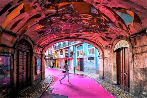خیابان صورتی لیسبون، منطقه ای معروف در پرتغال+ عکس