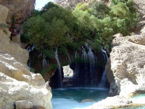 آبشار آب ملخ؛ جاذبه عجیب و غریب اصفهان+ عکس