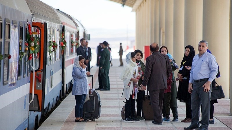 ماجرای مشاجره مسافران با رئیس قطار مشهد ‌به اهواز ‌چه بود؟