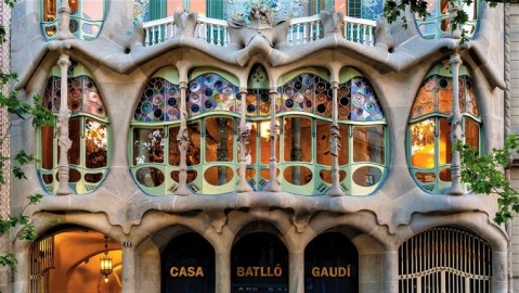 کاسا باتلو؛ خانه استخوانی و جادویی بارسلونا+ عکس