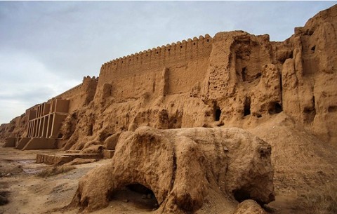 بلقیس؛ یکی از بزرگترین بناهای خشتی و گلی ایران/ تصاویر