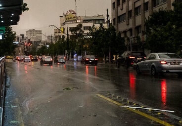 رگبار پراکنده و وزش باد شدید در تهران