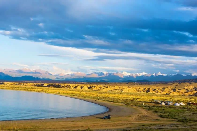 نمایی زیبا از دریاچه‌ سانگ کول در قرقیزستان/عکس