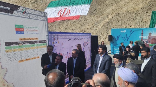 افتتاح آزادراه شیراز-اصفهان به طول ۲۱۲ کیلومتر