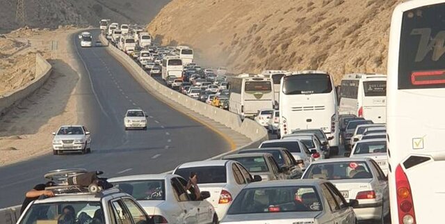ترافیک سنگین در برخی محورهای شمالی کشور/ هراز، چالوس و آزادراه تهران – شمال همچنان یکطرفه