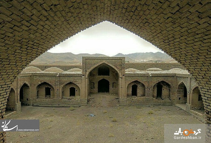 کاروانسرا بلاباد، بنایی با خشت پخته از دوران صفویه