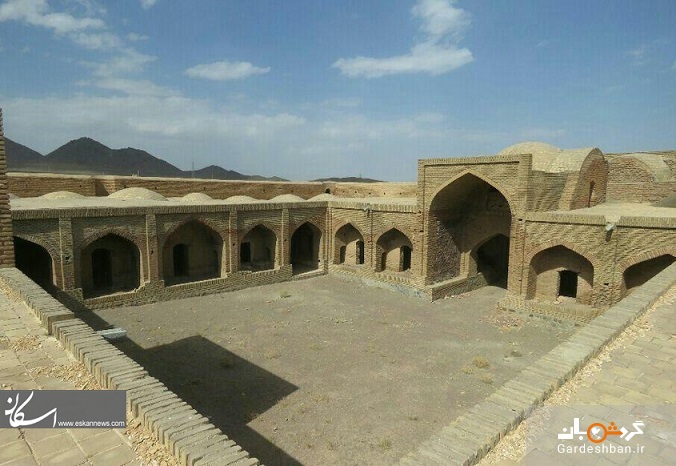 کاروانسرا بلاباد، بنایی با خشت پخته از دوران صفویه