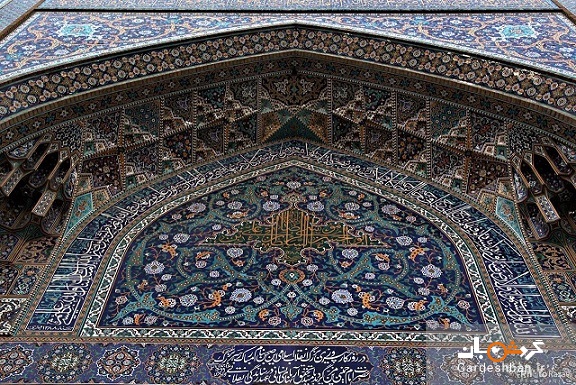 بررسی هنر کاشی کاری در حرم مطهر رضوی/رنگ ها و نقش هایی که بهشت را تداعی می کنند