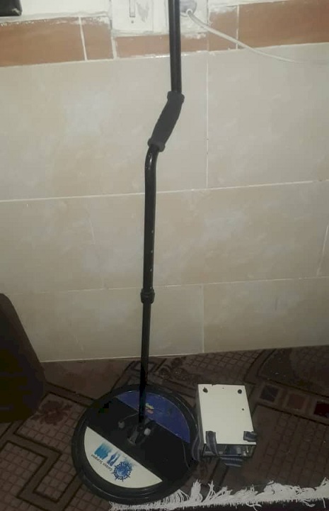 کشف یک دستگاه فلزیاب در شهرستان کازرون