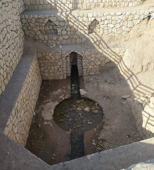 قنات شاه‌اسماعیلی در روستای امام‌زاده‌‌اسماعیل اقلید