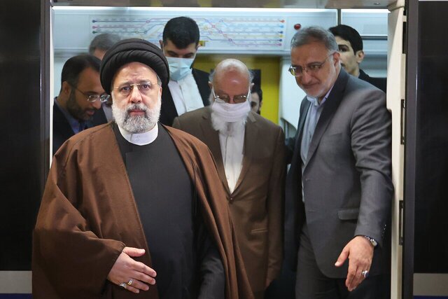 جان تازه در شریان‌های حمل و نقل عمومی تهران با تدبیر رئیس‌جمهور شهید/ از شکستن طلسم ۱۸ ساله متروی پرند تا گشایش‌های مالی حمل و نقلی